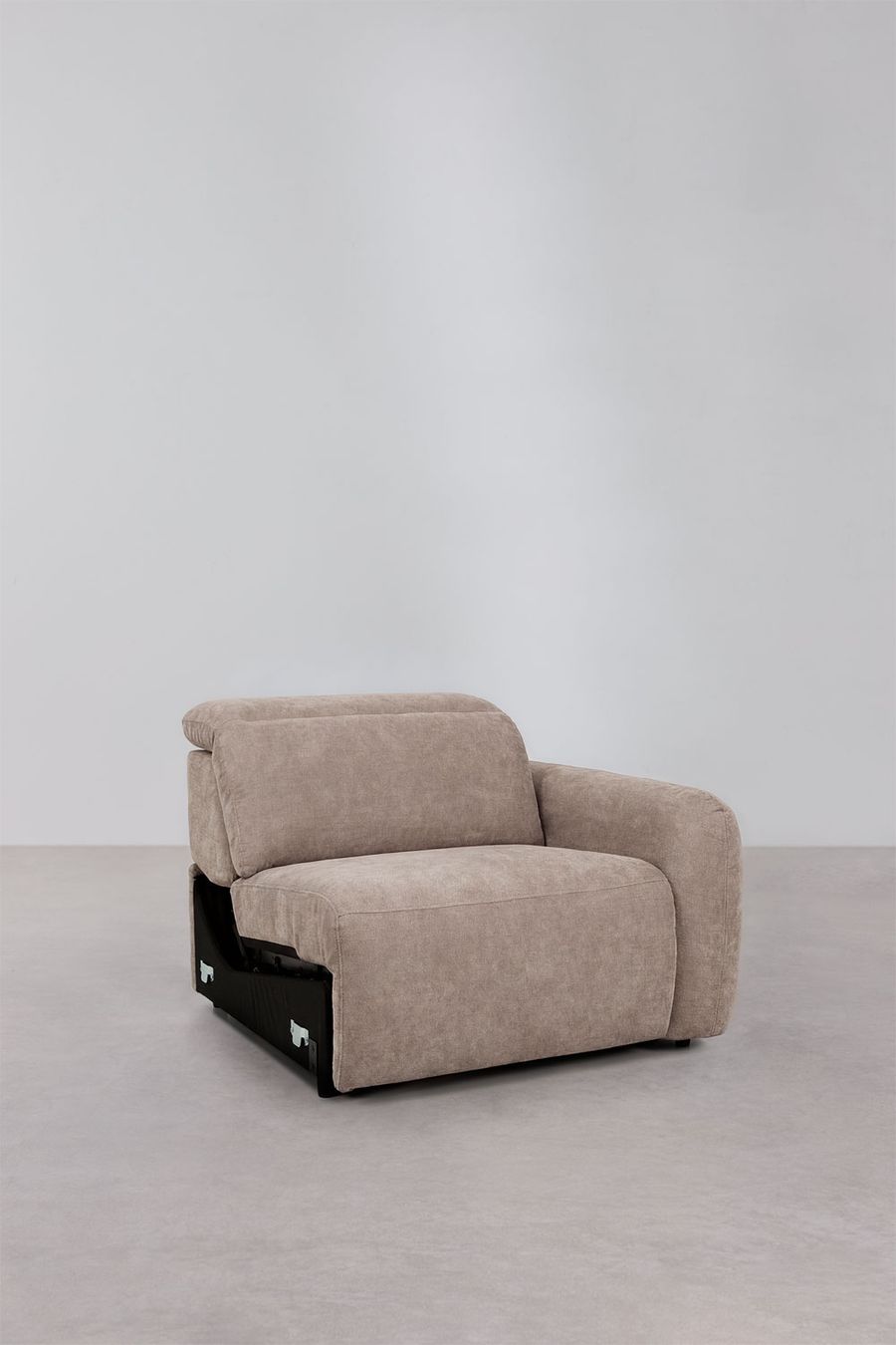 Module d'extrémité Peggy beige avec accoudoir à droite, mécanisme noir visible sous l'assise.