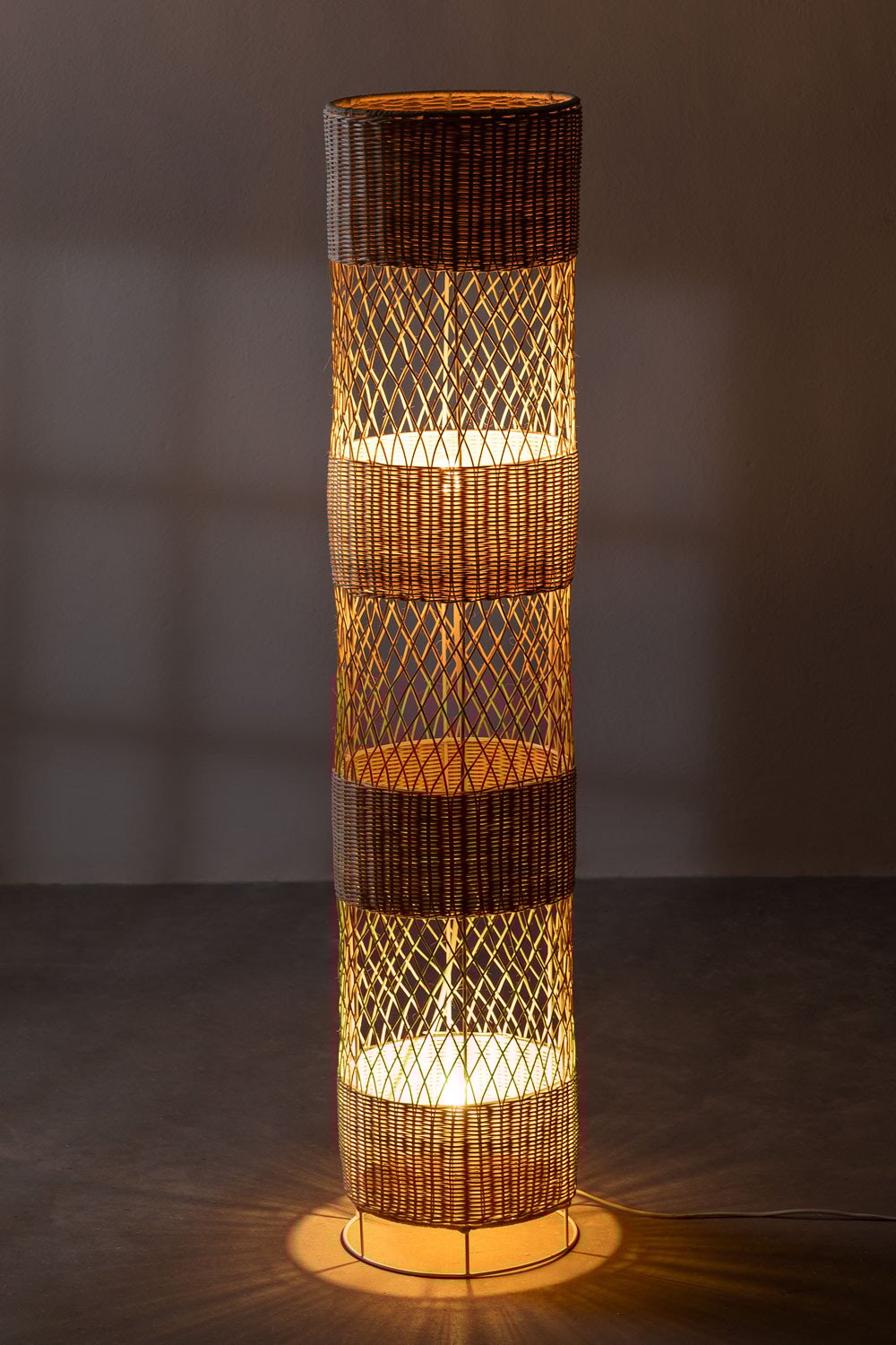 Stehlampe aus Rattan Estid SKLUM