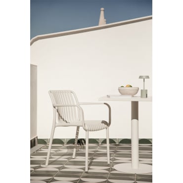 SKLUM Gartenstuhl Wendell - Leichter Kunststoffstuhl Mit Armlehnen - Grün - Wetterfest