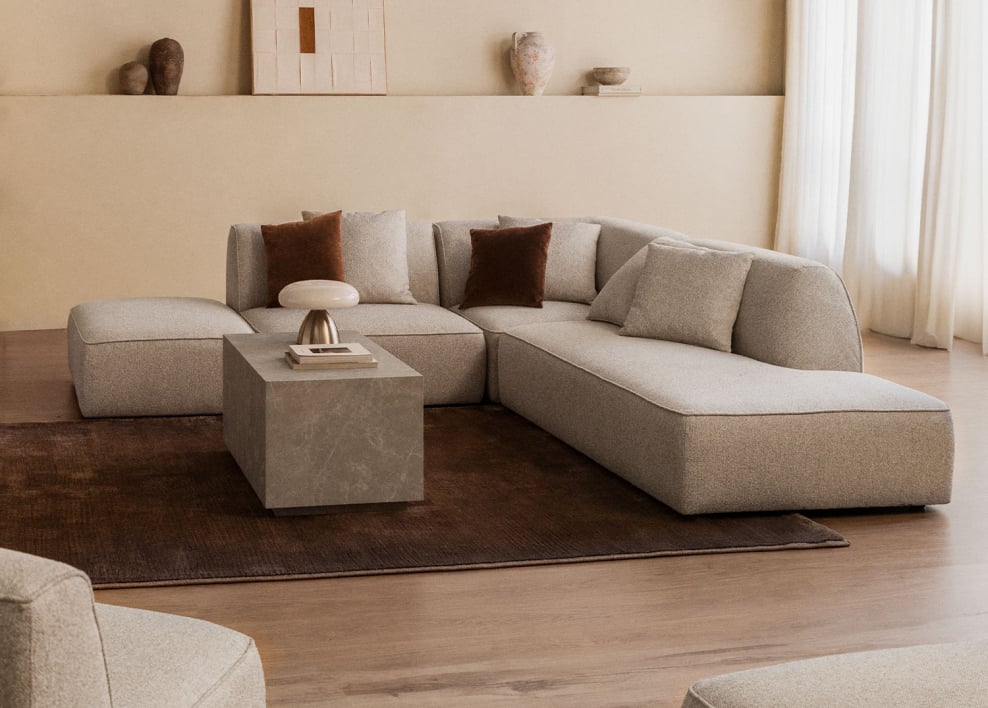 Cardea 3-teiliges modulares Ecksofa mit rechter Chaiselongue und gepolstertem Pouf