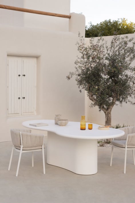 Gartentisch oval 230x130 cm aus Beton Vaduz