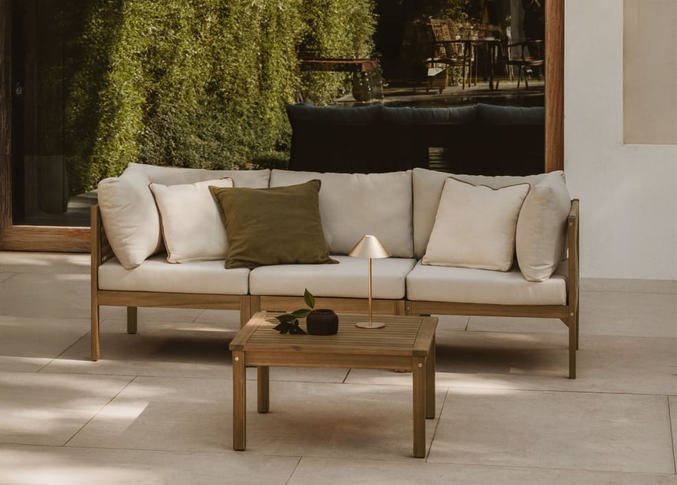 Branson 3-teiliges modulares Sofa-Set mit Armlehnen und Couchtisch aus Akazienholz