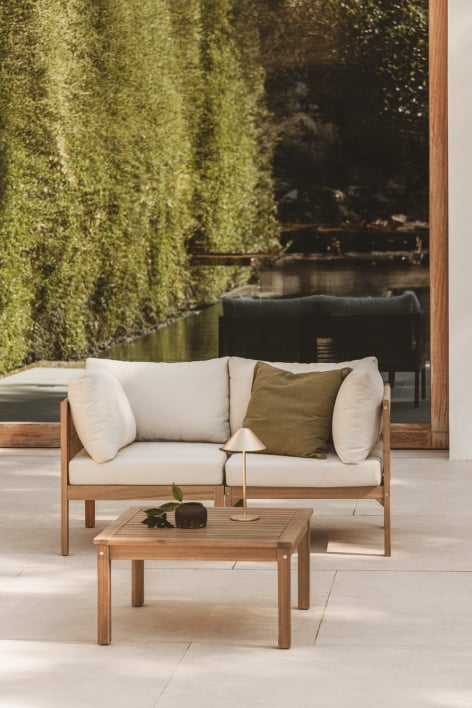 Gartenset mit zweiteiligem Modulsofa mit Armlehnen und Couchtisch aus Branson-Akazienholz