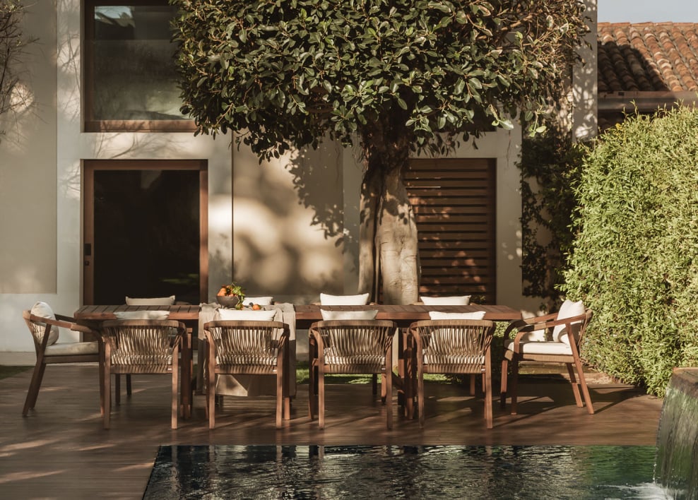 Set aus rechteckigem Tisch 200-260-320x100 cm ausziehbar und 10 Gartenstühlen mit Armlehnen aus Akazienholz Dubai - Akazienbraun dunkel