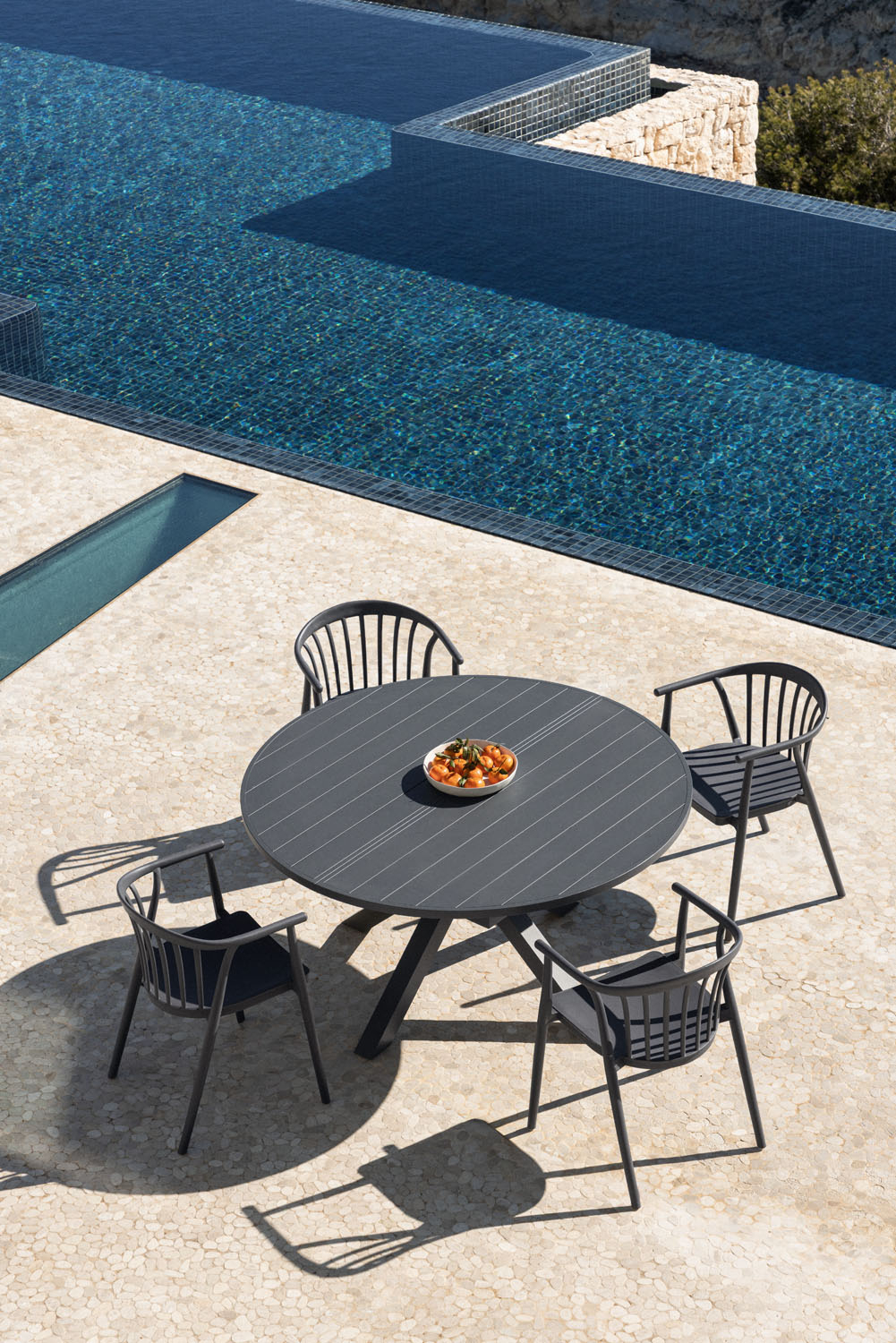 Runde und ausziehbare Gartentische | Für draußen und Terrasse