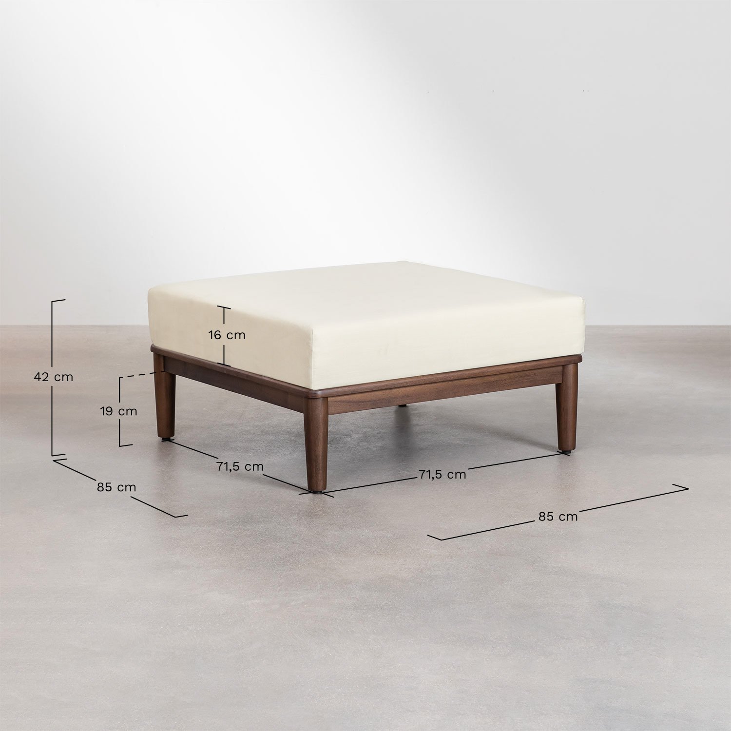 Giulia Akazien-Pouf, MAßE