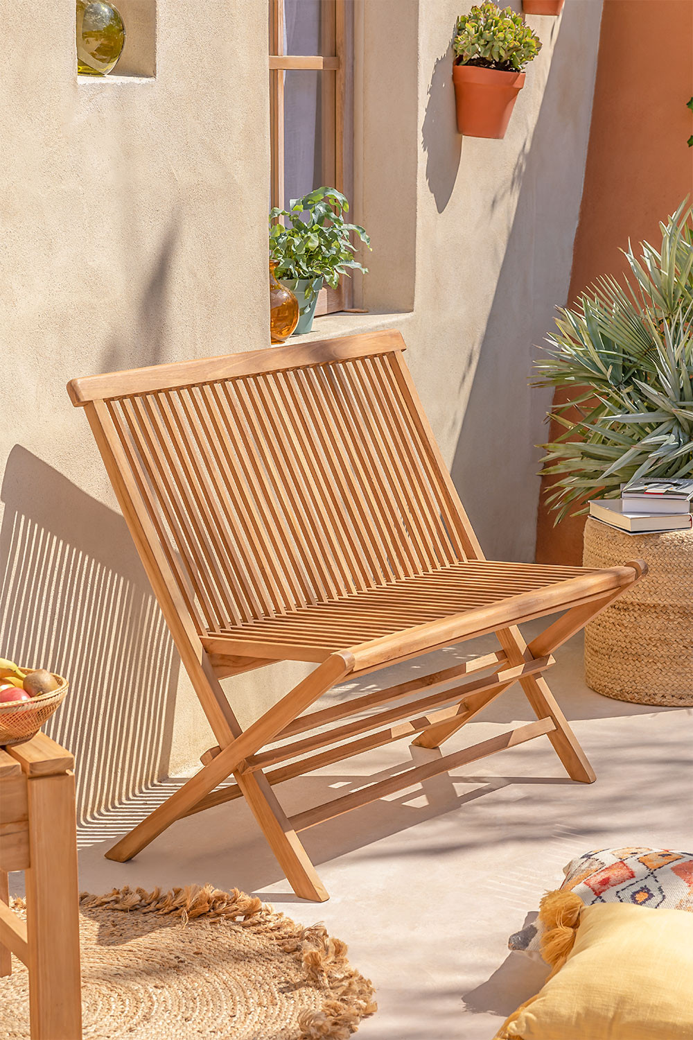 Klappbare Gartenbank aus Teakholz Pira SKLUM