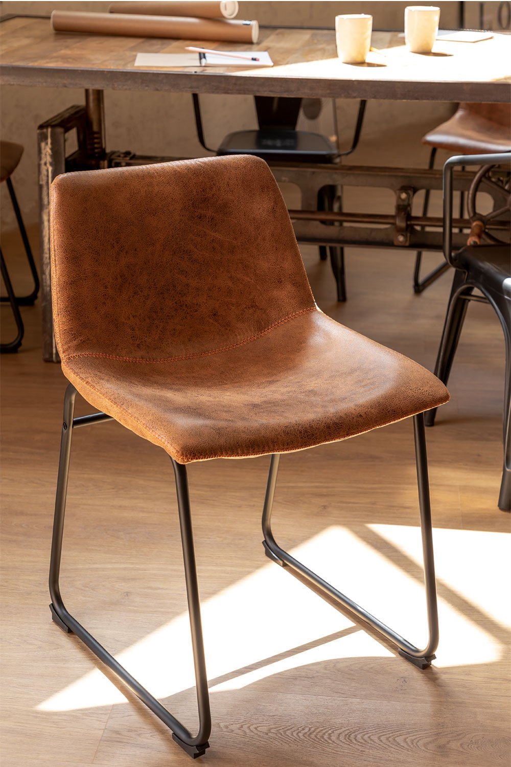Stuhl mit Kunstleder bezogen Ody Style, Galeriebild 1