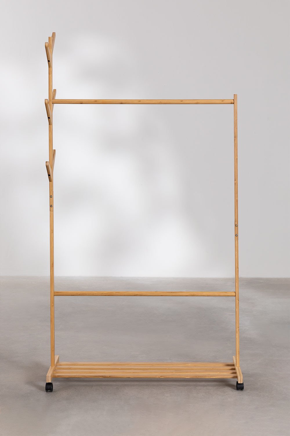 Bogart Garderobe aus Bambus mit Rollen, Galeriebild 4