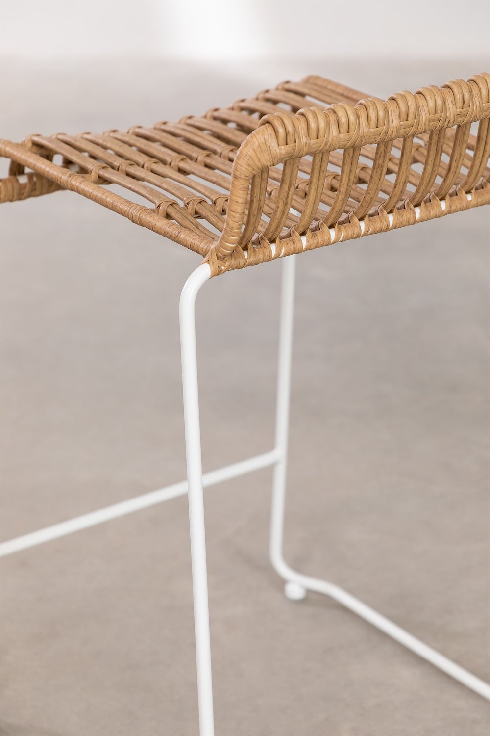 Garten Barhocker 65 cm aus Rattan und weißen Beinen Aroa, Galeriebild 6