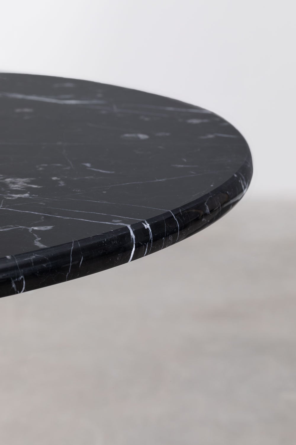 Runder Bartisch aus Marmor Cosmopolitan, Galeriebild 2