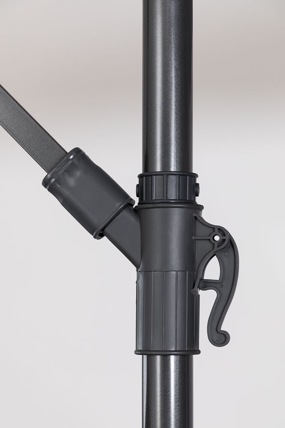 Gerran Sonnenschirm Ø295 cm aus Stoff und Stahl, Galeriebild 5