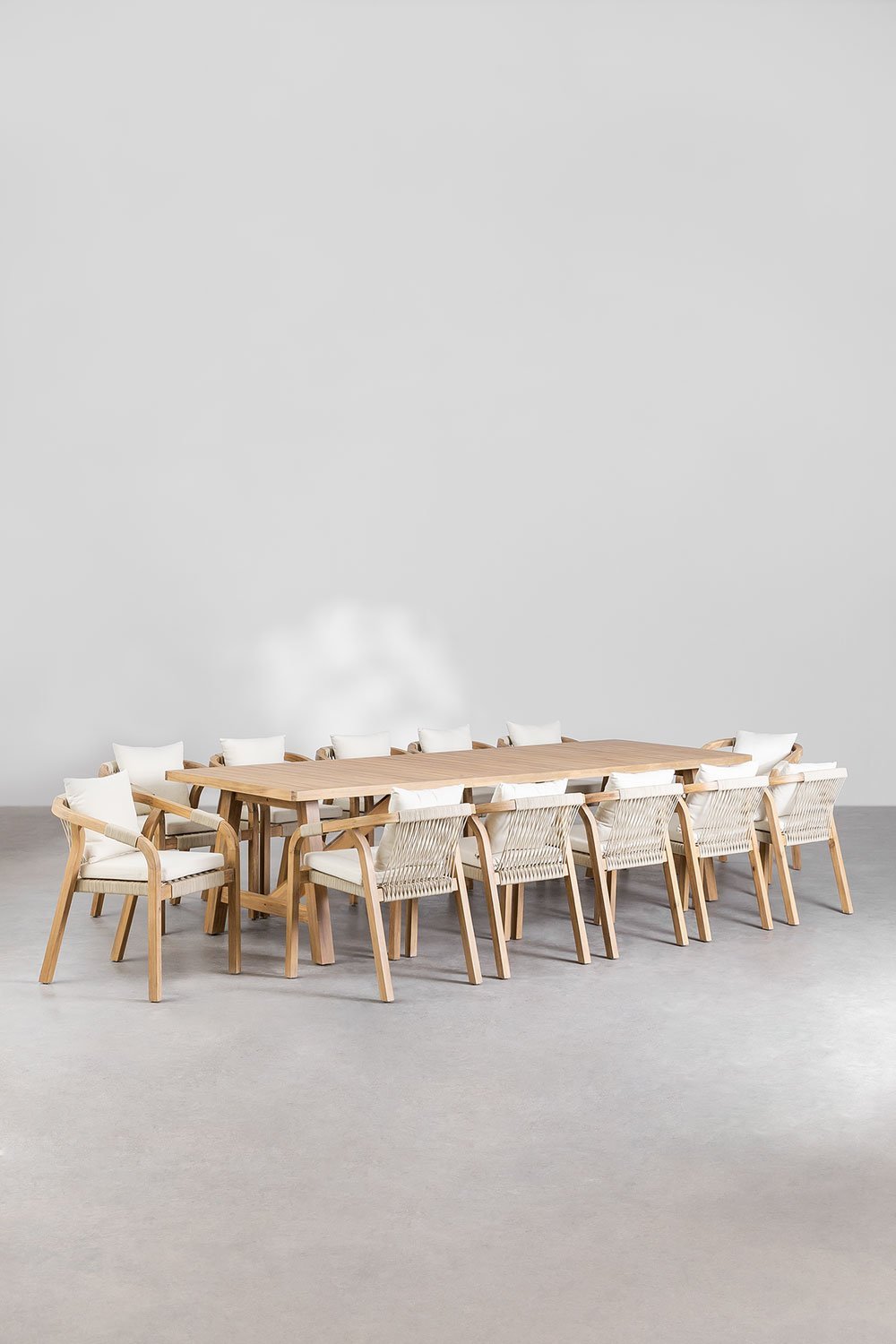 Set aus rechteckigem Tisch (300x100 cm) und 12 Esszimmerstühlen aus Akazienholz Dubai, Galeriebild 1
