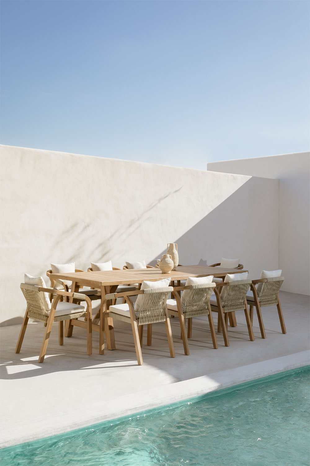 Set aus rechteckigem Tisch (260x100 cm) und 10 Gartenstühlen aus Akazienholz Dubai, Galeriebild 1