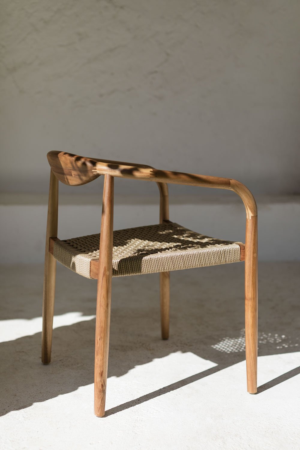 Packung mit 4 Gartenstühlen aus Akazienholz und geflochtenem Mallory-Seil, Galeriebild 1