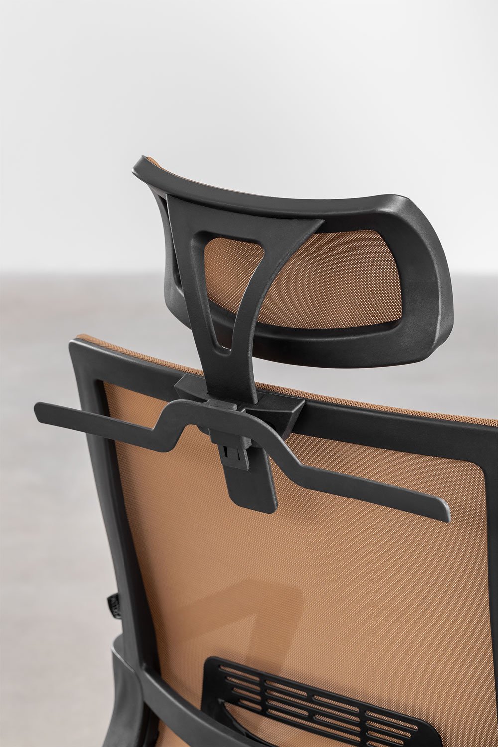 Bürostuhl mit Rollen und Kopfstütze aus Polypropylen Teill Black, Galeriebild 6