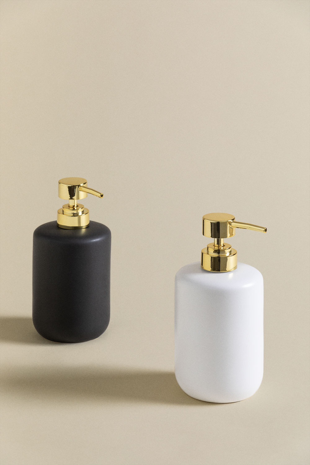 Muschel-Seifenspender Aus Keramik – Weiß Mit Goldener Pumpe, 370 Ml (Deko Für Bad & Küche)