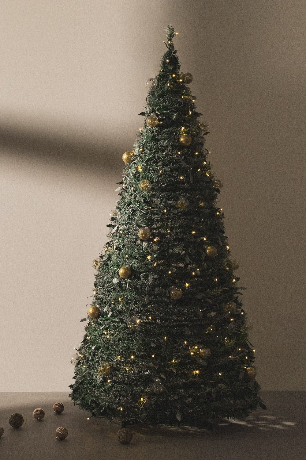 Klappbarer Weihnachtsbaum mit LED-Leuchten Taimy, Galeriebild 1