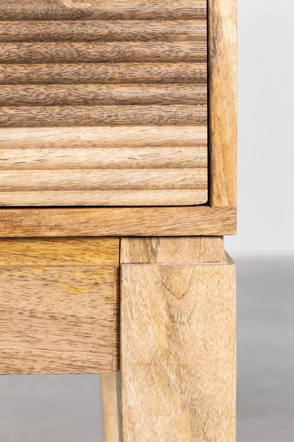 Hohes Sideboard aus Mangoholz von Baty Design          , Galeriebild 5