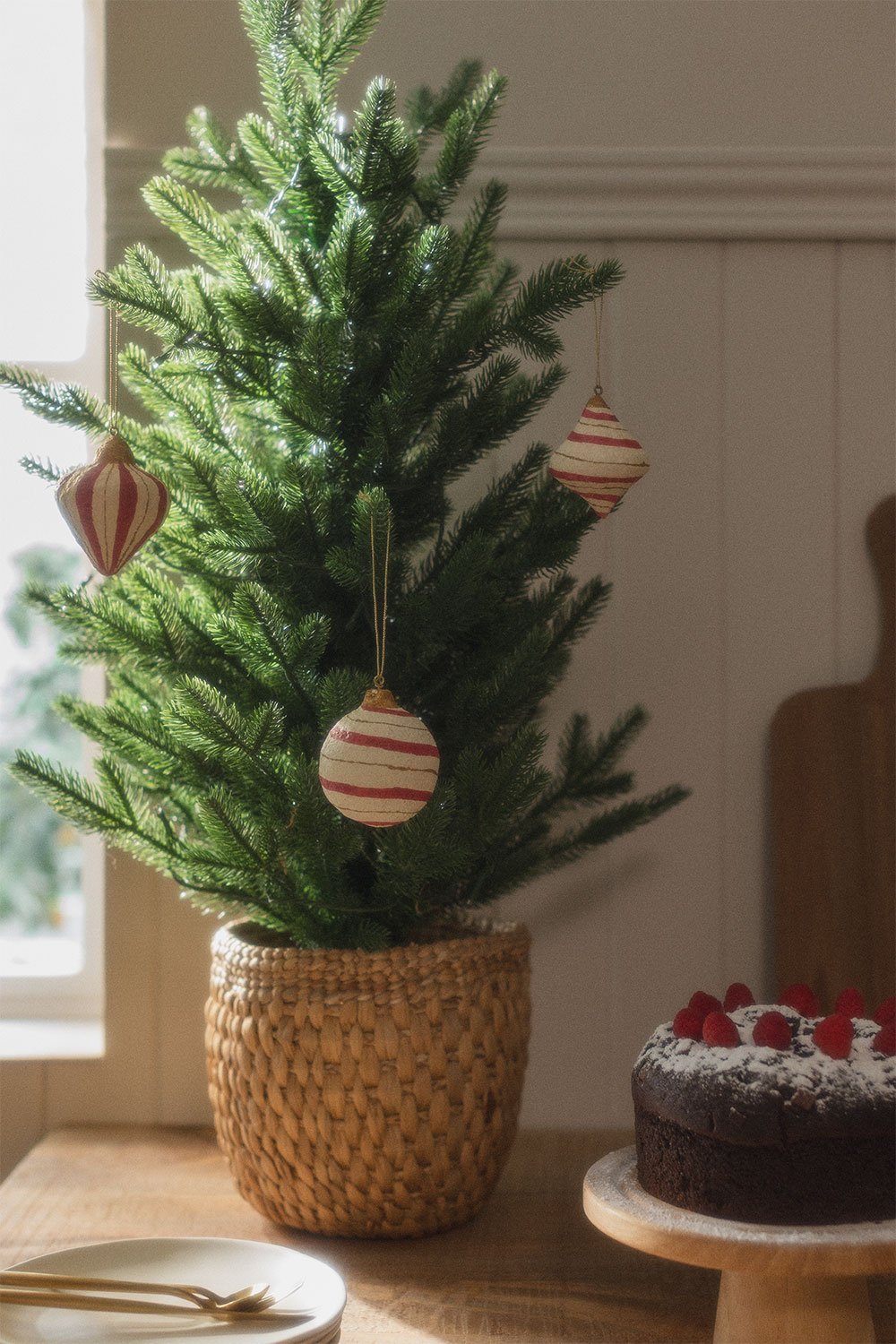 Set mit 3 handgefertigten Weihnachtsornamenten aus Grisen-Pappmaché, Galeriebild 1