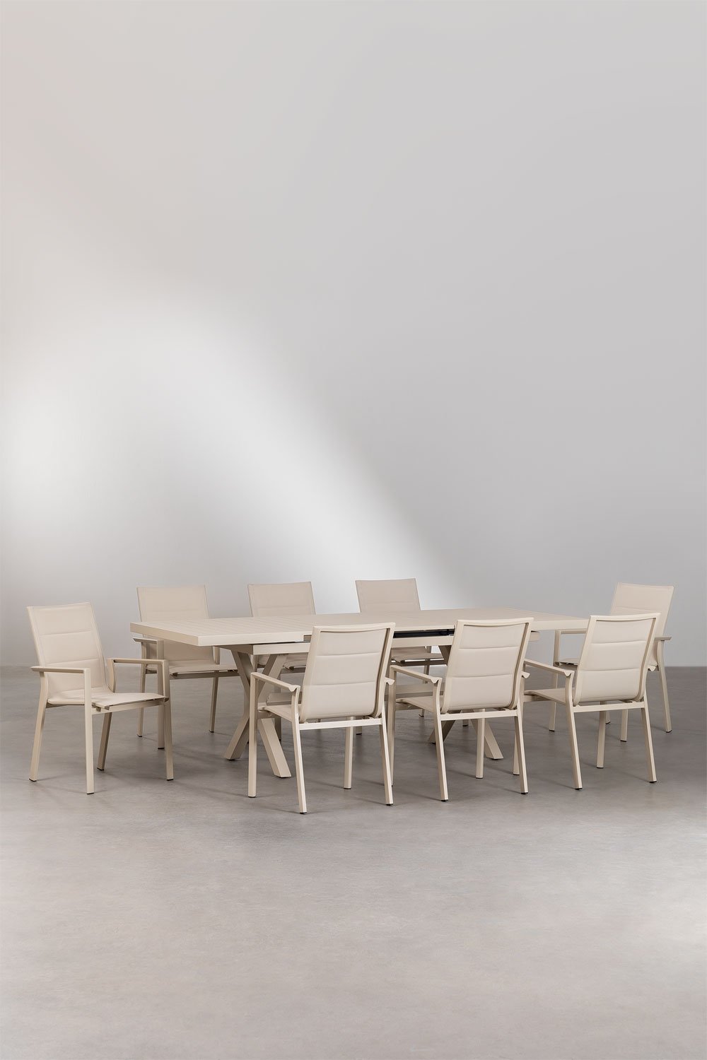 Set aus ausziehbarem rechteckigem Tisch (180–240 x 90 cm) und 8 stapelbaren Aluminium-Gartenstühlen Karena, Galeriebild 1
