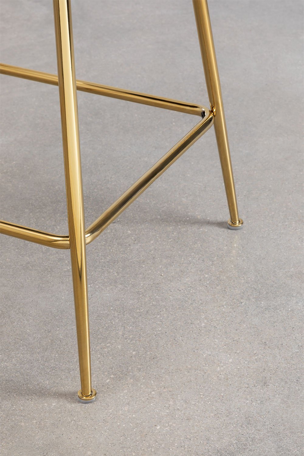 Barhocker 65 cm aus weißem Schaffell und goldenen Beinen Kana Design, Galeriebild 5