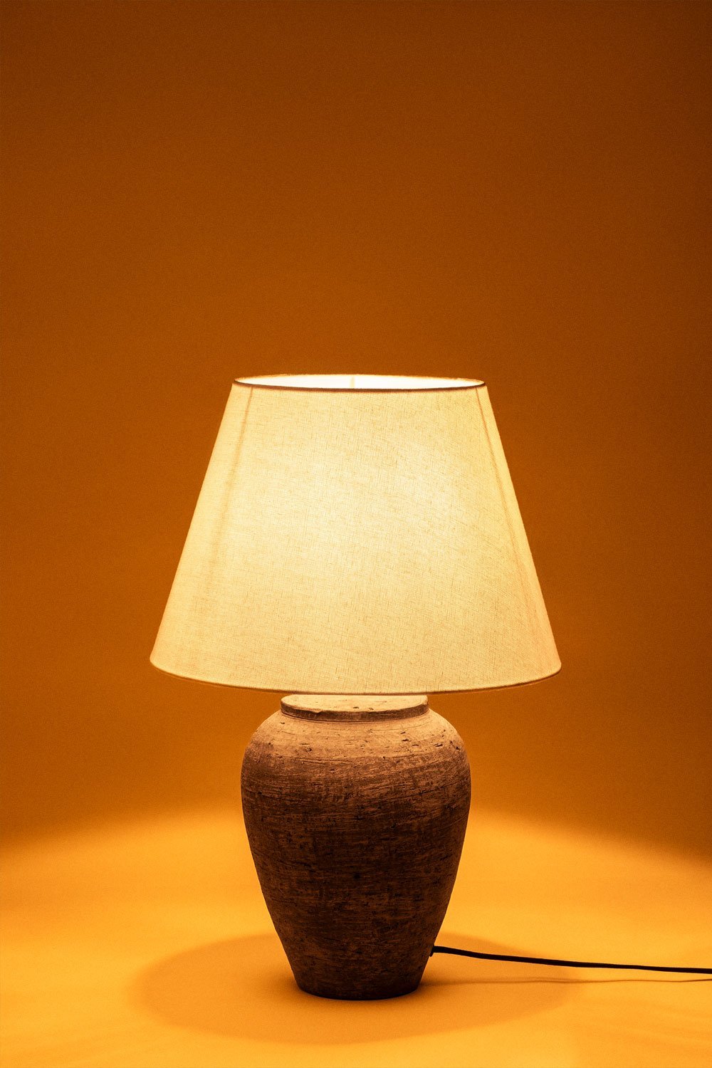 Ximena Tischlampe aus Leinen und Terrakotta, Galeriebild 3