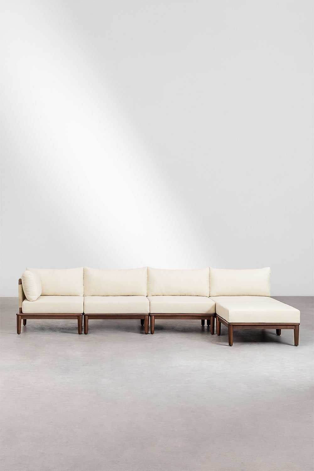 4-teiliges modulares Eckgartensofa und Puff aus Akazienholz Giulia, Galeriebild 2