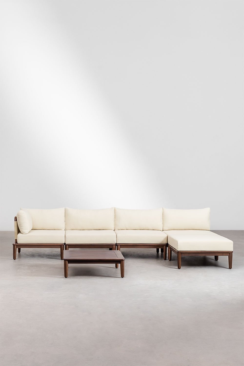 4-teiliges modulares Eckgartensofa mit Couchtisch und Puff aus Akazienholz Giulia, Galeriebild 2