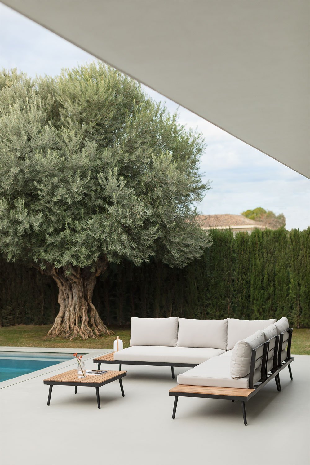 Gartenset mit 4-Sitzer-Ecksofa und Couchtisch aus Aluminium und Akazienholz Kalen, Galeriebild 1