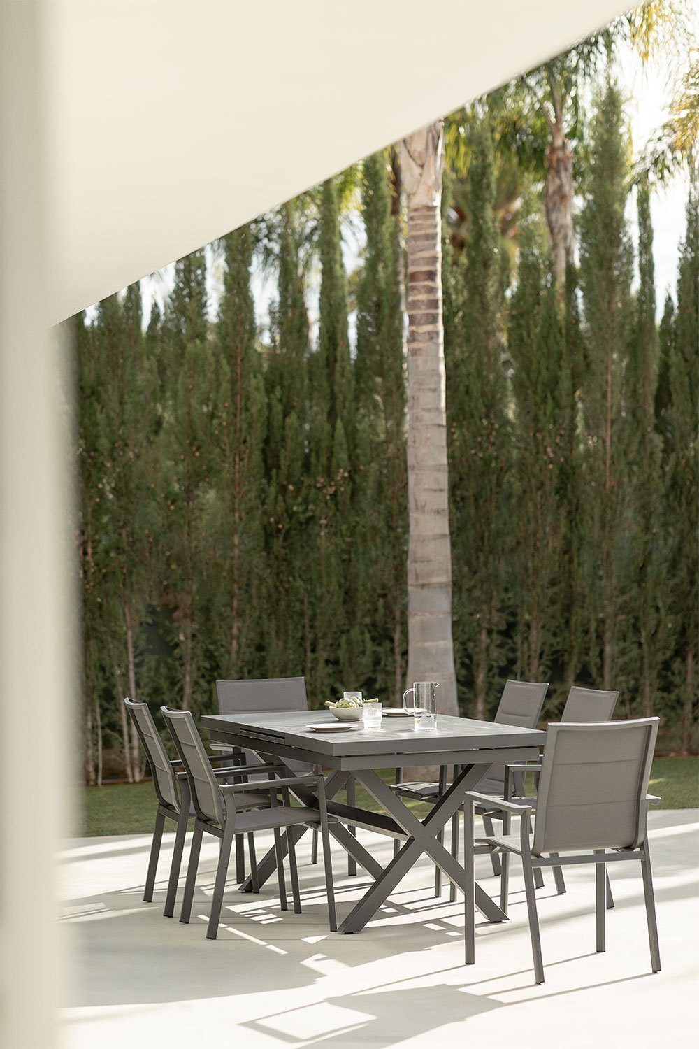 Set aus ausziehbarem rechteckigem Gartentisch 180-240x90 cm und 6 stapelbaren Gartenstühlen mit Aluminiumarmlehnen Karena   , Galeriebild 1
