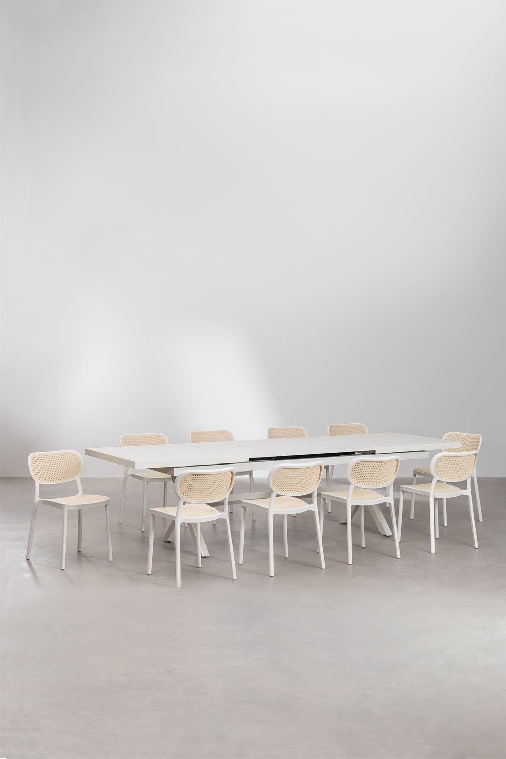 Set aus ausziehbarem rechteckigem Aluminium-Gartentisch (240–300 x 100 cm) Karena und 10 Omara-Gartenstühlen, Galeriebild 1