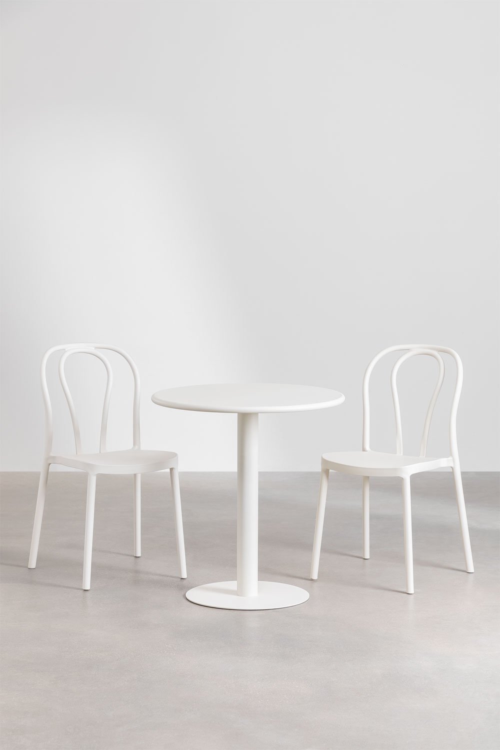 Set aus rundem Tisch Ø70 cm und 2 Gartenstühlen Mizzi, Galeriebild 3