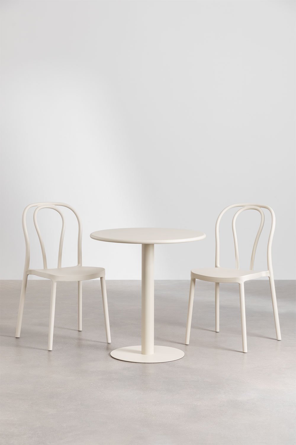 Set aus rundem Tisch (Ø70 cm) und 2 Gartenstühlen Mizzi, Galeriebild 1