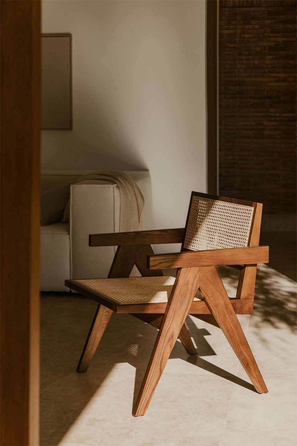 Lali Sessel aus Eschenholz und Rattan mit Armlehnen, Galeriebild 1