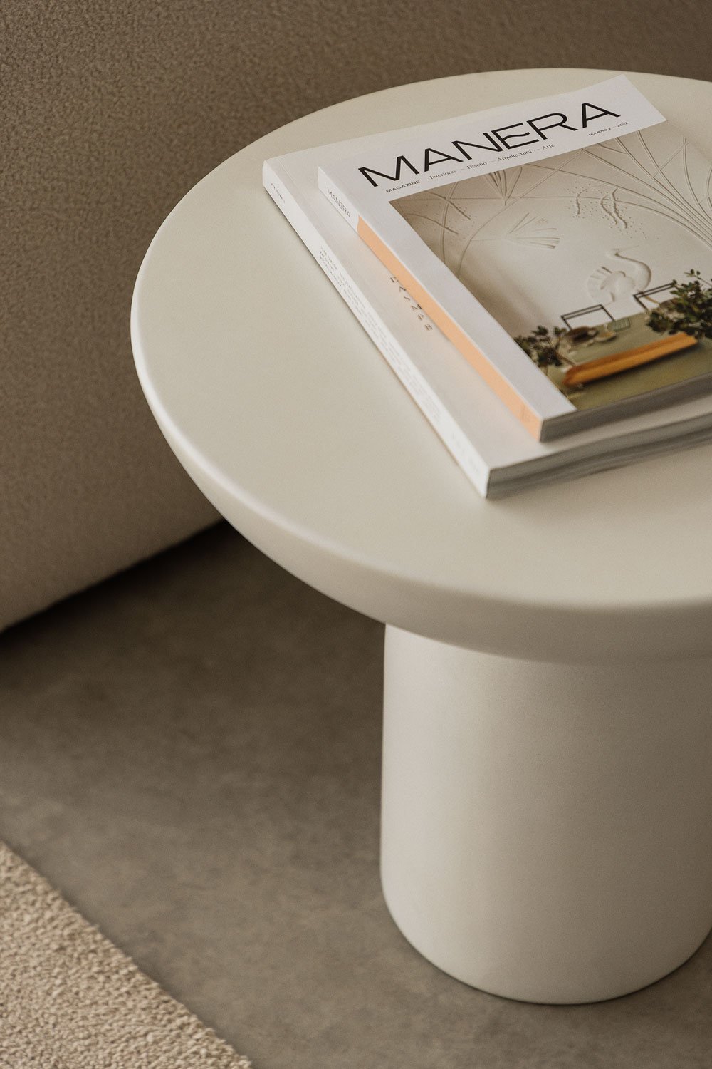 Runder Beistelltisch Ø50 cm aus Zement Zenadia, Galeriebild 3