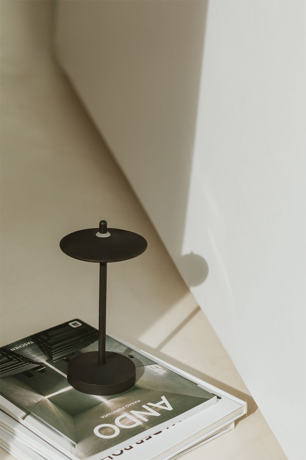 Zuniga Kabellose LED-Tischleuchte für den Außenbereich , Galeriebild 1