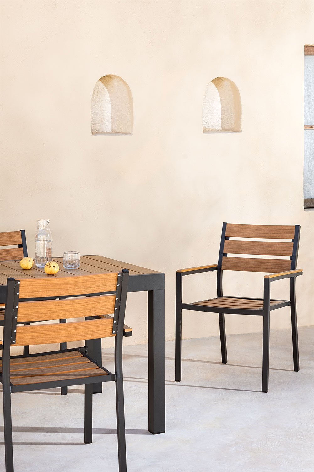 2er Set stapelbare Gartenstühlen mit Armlehnen Saura, Galeriebild 1
