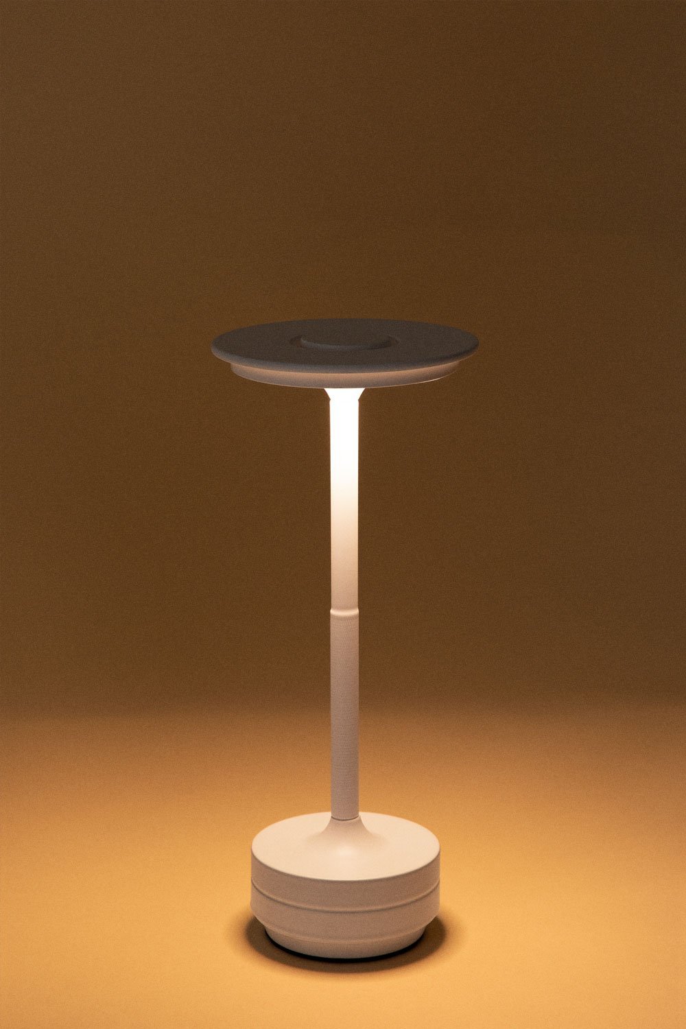 Kabellose LED-Tischlampe für den Außenbereich Rivkin, Galeriebild 4