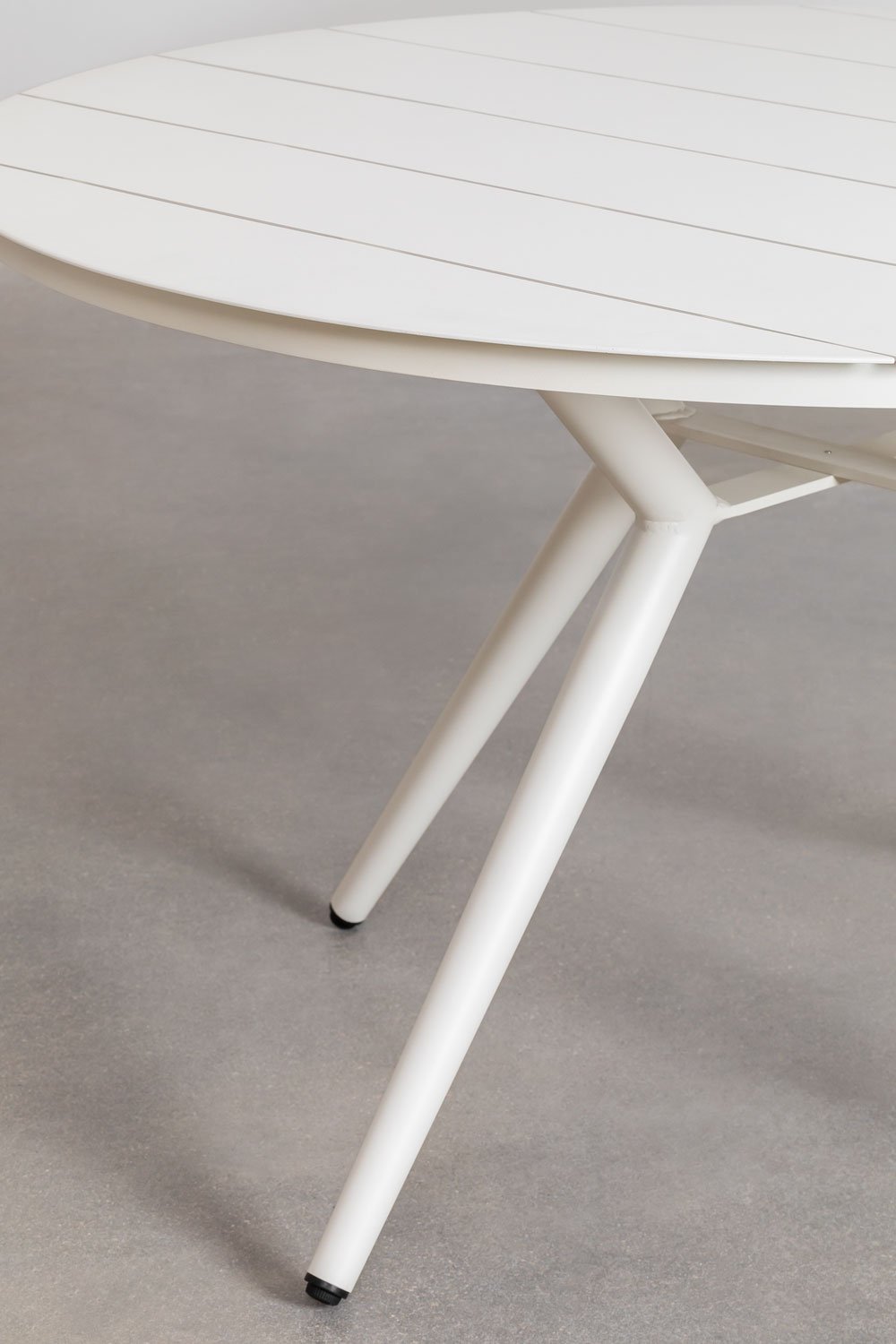 Set aus rundem Tisch Ø125 cm aus Aluminium Valerie und 6 Gartenstühlen aus Polypropylen Ivor, Galeriebild 3