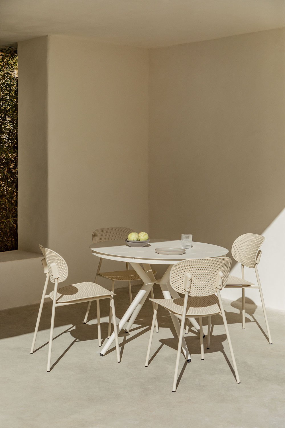 Rundes Valerie-Tischset aus Aluminium (Ø100 cm) und 4 Tupah-Gartenstühle, Galeriebild 1