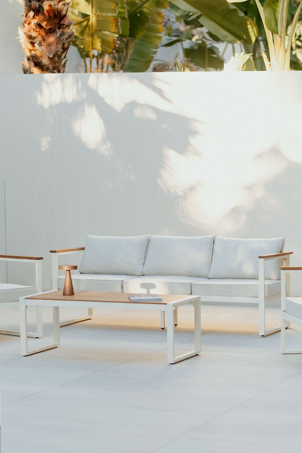3-Sitzer-Sofa- und Couchtisch-Set für den Garten aus Aluminium und Akazienholz (110 x 55 cm) Lipov, Galeriebild 1