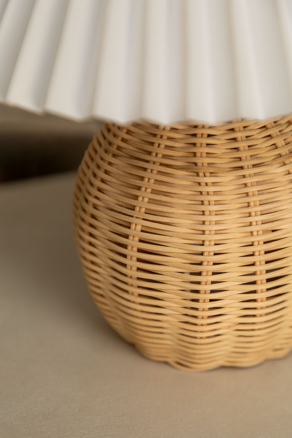 Rattan Tischlampe Oliag, Galeriebild 2