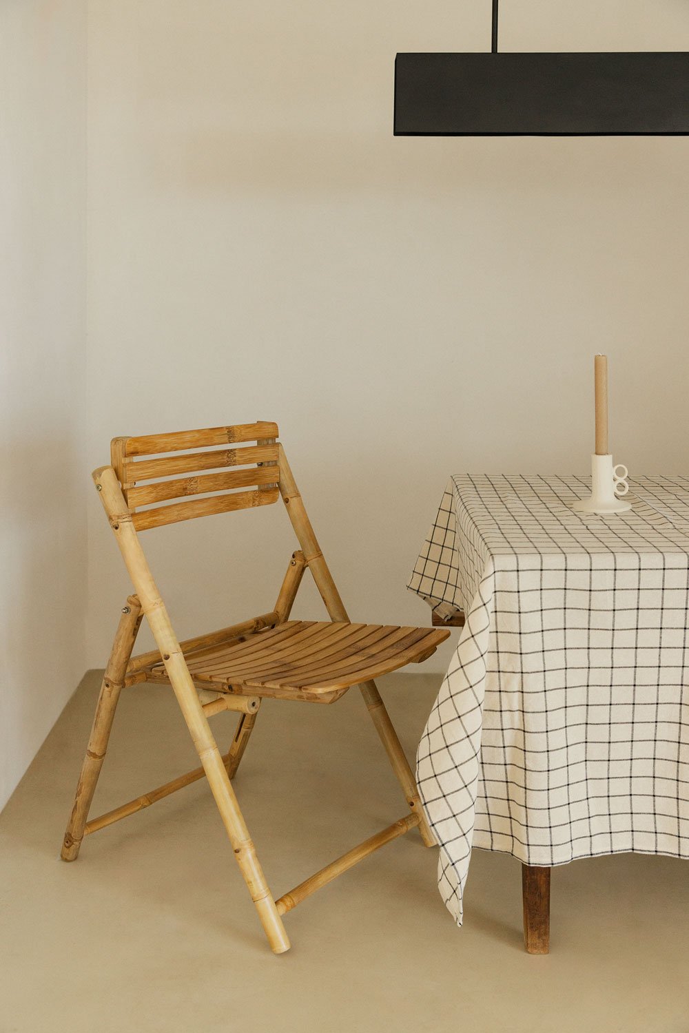 Packung mit 2 klappbaren Nelida-Esszimmerstühlen aus Bambus, Galeriebild 1