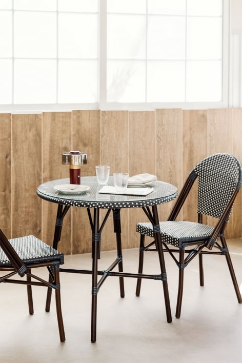 Set aus rundem Tisch (Ø80 cm) und 2 stapelbaren Esszimmerstühlen aus Aluminium und synthetischem Rattan Brielle Bistro