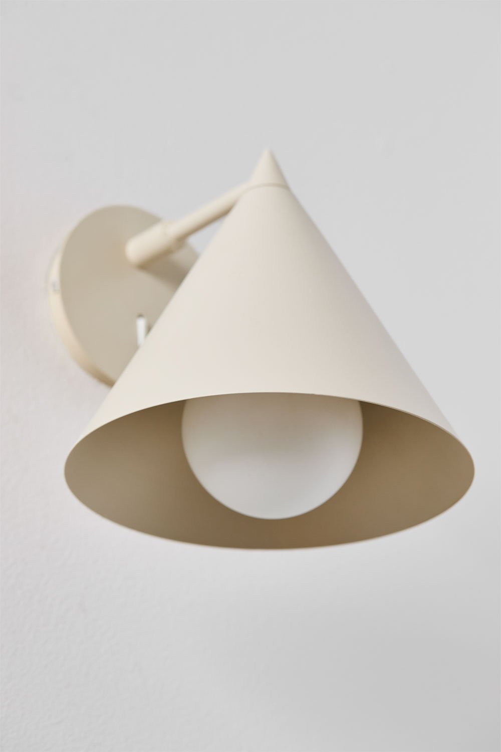 Arilda Wandleuchte aus Metall, Galeriebild 4