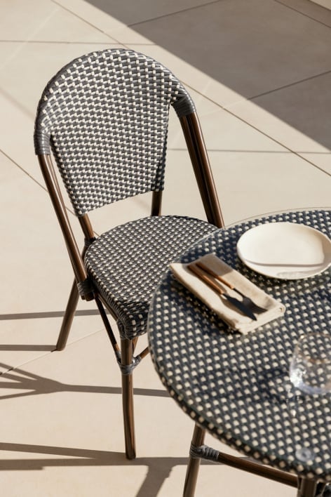 Brielle Bistro Stapelbarer Gartenstuhl aus Aluminium und synthetischem Rattan - Grau Graphit - Gardenia Weiß