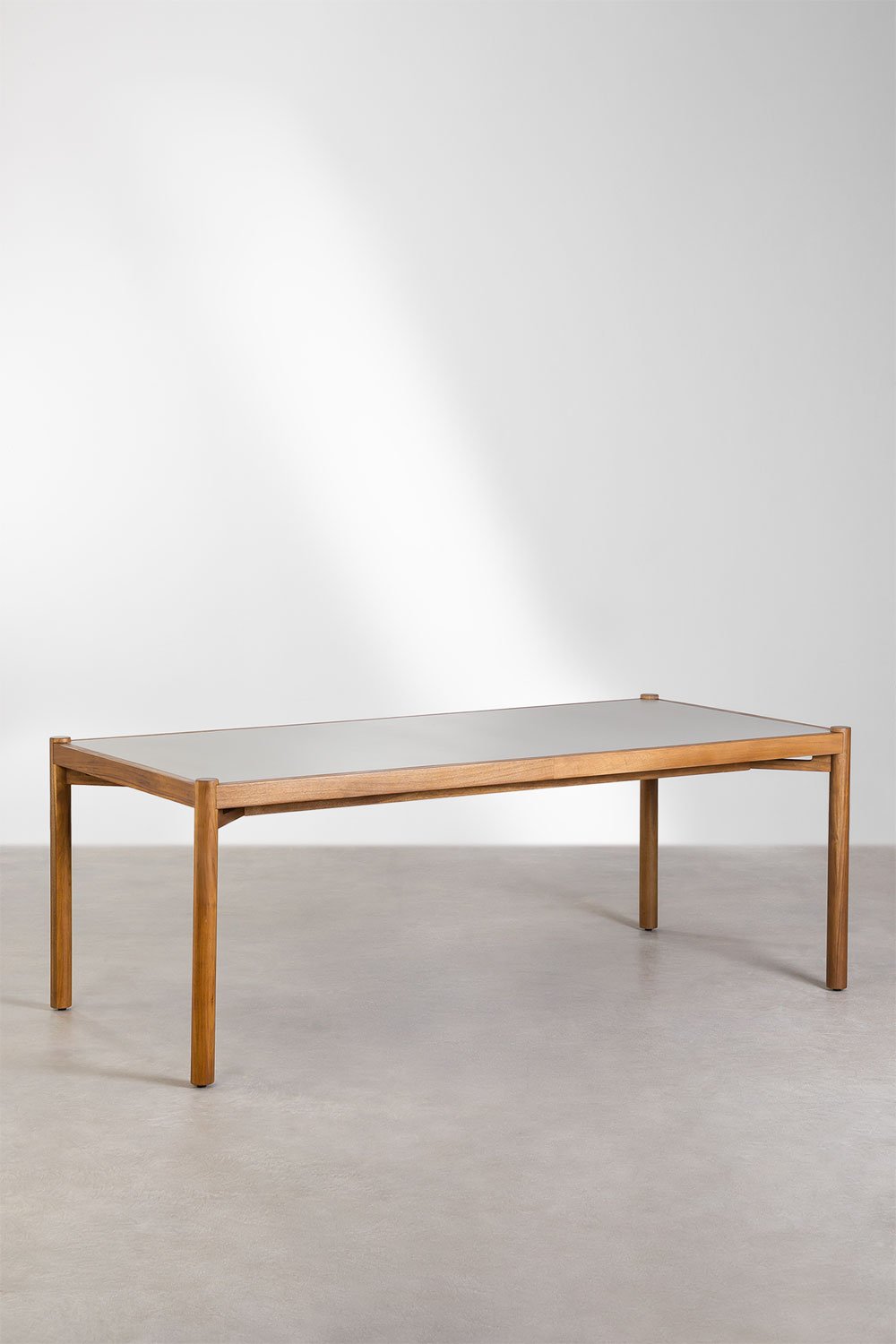 Gamila-Set mit rechteckigem Tisch (210 x 100 cm) und 8 Esszimmerstühlen aus Akazienholz und Mallory-Zement, Galeriebild 1