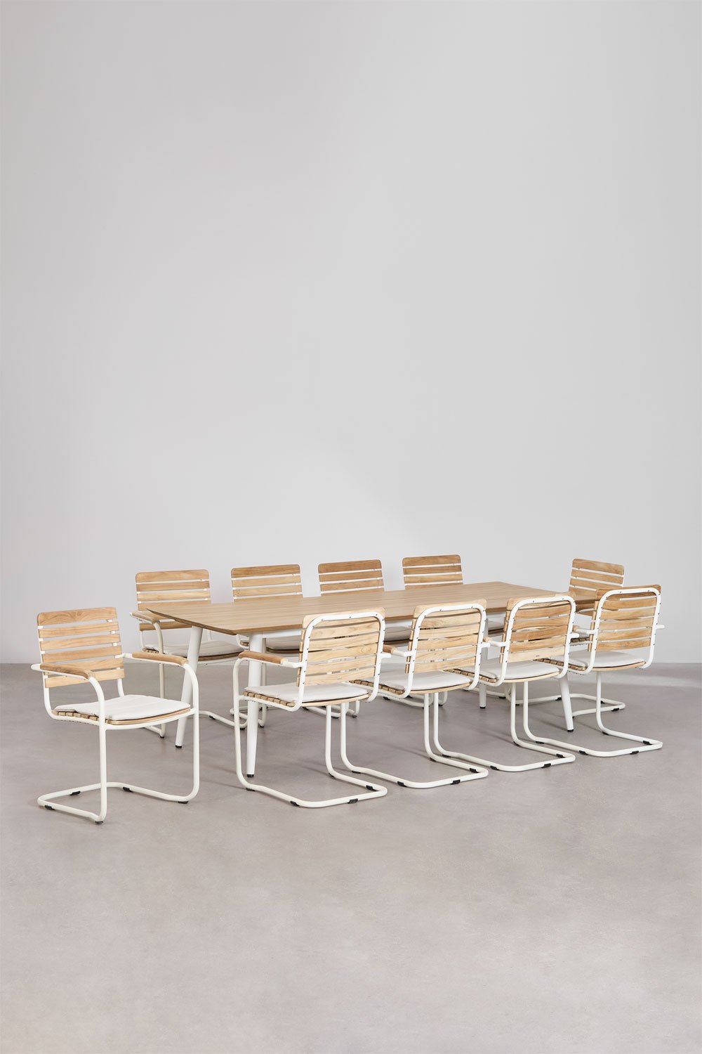 Set aus rechteckigem Tisch (240 x 100 cm) und 10 Esszimmerstühlen mit Armlehnen aus Teakholz und Aluminium Lowel, Galeriebild 1