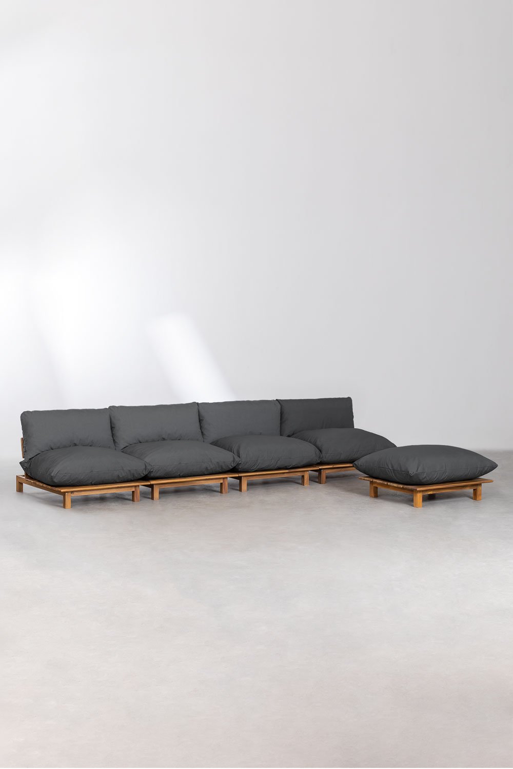 4-teiliges modulares Liegesofa mit Puff aus Akazienholz Brina, Galeriebild 1